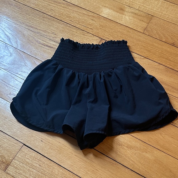 aerie Pants - Women's Black Smocked Waist Shorts
